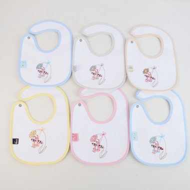 Pack de 6 Babetes «Apertar Lado/Bordada»